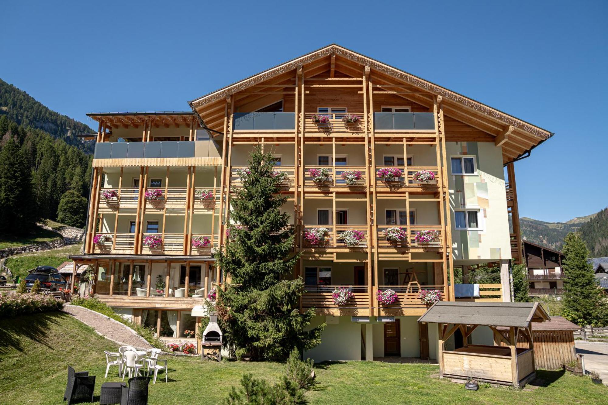 Albergo Garni Edy  Canazei Zewnętrze zdjęcie